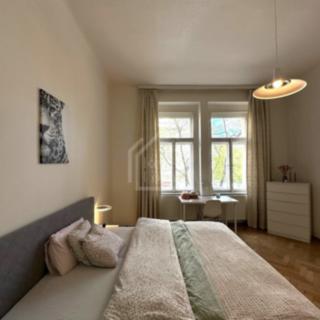 Pronájem bytu 4+1 150 m² Praha