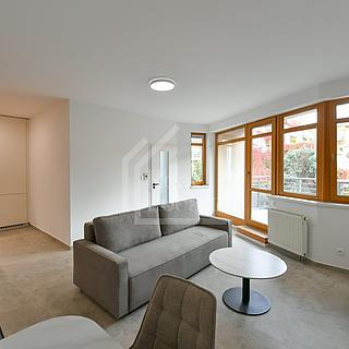 Pronájem bytu 2+kk 60 m² Praha