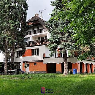 Prodej rodinného domu 370 m² Dolany nad Vltavou