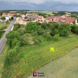 Prodej stavební parcely 1305 m² Hradečno