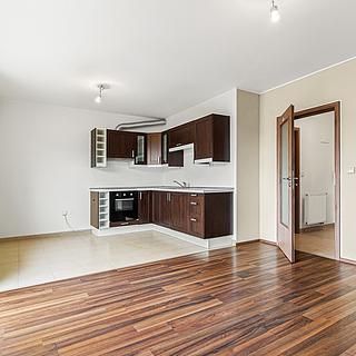 Prodej bytu 1+kk a garsoniéry 36 m² Přezletice, Pod Zahrady