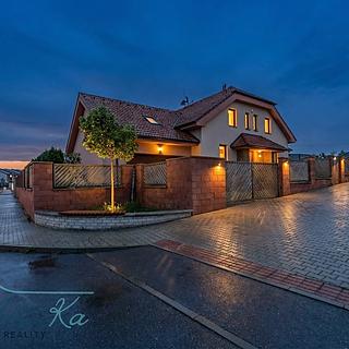 Prodej rodinného domu 392 m² Hostivice, Liliová