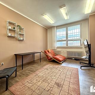 Pronájem obchodu 23 m² Kopřivnice, Nové náměstí