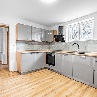 Pronájem bytu 2+1 72 m&sup2; Břeclav