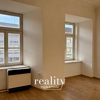 Pronájem bytu 2+1 70 m² Moravské Budějovice, nám. ČSA