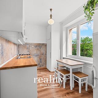 Pronájem bytu 3+1 65 m² Znojmo, Pražská sídl.