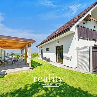 Prodej rodinného domu 205 m&sup2; Perná