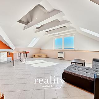 Pronájem bytu 1+kk a garsoniéry 40 m² Znojmo, Mašovická