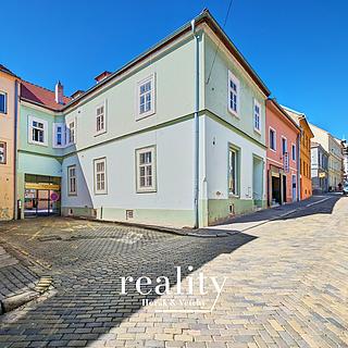 Prodej rodinného domu 429 m&sup2; Znojmo