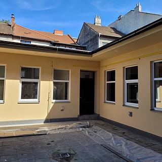 Pronájem kanceláře 93 m&sup2; Tišnov