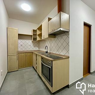 Pronájem bytu 1+1 33 m² Bystřice pod Hostýnem, Masarykovo nám.