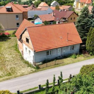 Prodej rodinného domu 244 m² Černovice