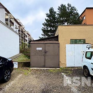 Pronájem garáže 25 m² Brno Židenice, Juliánovské náměstí