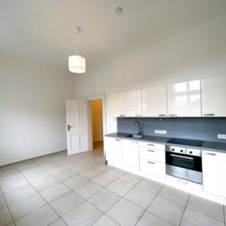 Pronájem bytu 3+1 145 m² Praha, Nádražní