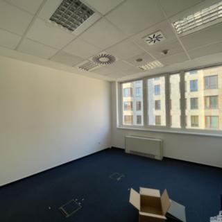 Pronájem kanceláře 177 m² Praha