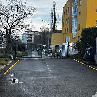 Pronájem garáže 36 m² Praha Podolí, Bohuslava Martinů