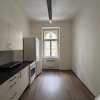 Pronájem bytu 1+1 39 m² Praha Vršovice, Charkovská