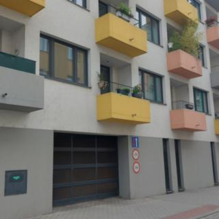 Pronájem garáže 15 m² Brno Staré, Křídlovická