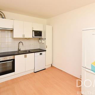 Pronájem bytu 1+kk a garsoniéry 37 m² Králův Dvůr, Na Horizontu