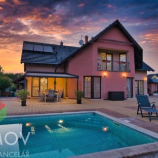 Prodej rodinného domu 455 m² Nučice