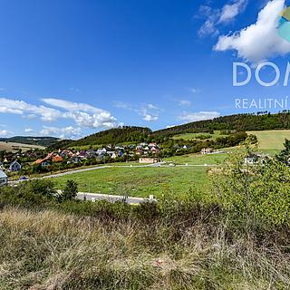 Prodej stavební parcely 703 m² Králův Dvůr