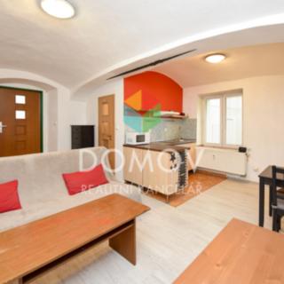 Pronájem bytu 2+kk 38 m² Tachlovice