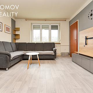 Pronájem bytu 2+1 43 m² Tmaň, Sídliště