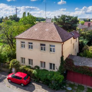 Prodej rodinného domu 280 m² Praha Dubeč