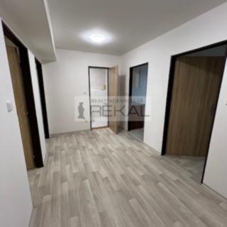 Pronájem bytu 3+1 80 m² Praha Stodůlky, Flöglova