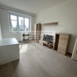 Pronájem bytu 1+1 38 m² Praha