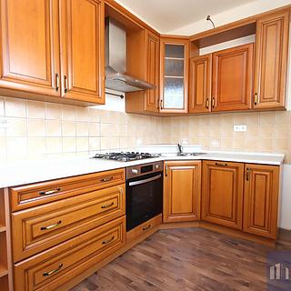 Pronájem bytu 3+1 70 m² Ostrava Poruba, Maďarská