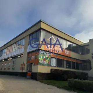 Prodej obchody 1 300 m²