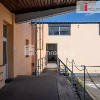 Pronájem skladové prostory 147 m²