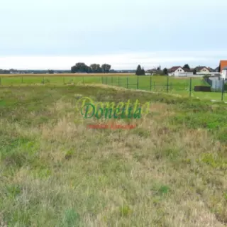 Prodej stavební parcely 818 m²