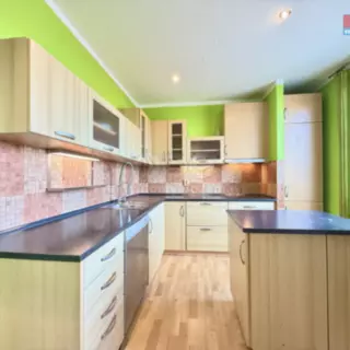 Prodej byty 5+1 a více 92 m²