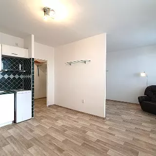 Pronájem byt 1+kk, garsoniera 38 m²