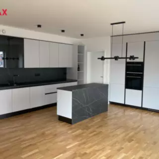 Pronájem byty 4+kk 101 m²