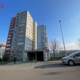 Pronájem parkovací místa a garážová stání 12 m²