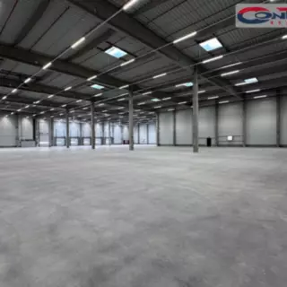 Pronájem skladové prostory 4 000 m²