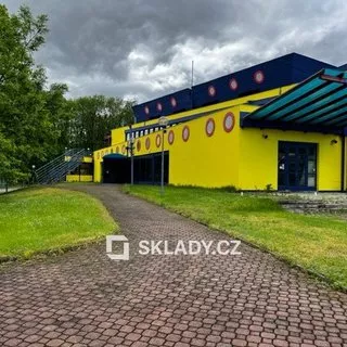 Prodej obchody 4 000 m²