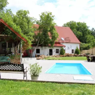 Prodej rodinné domy 392 m²