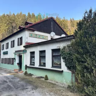Prodej hotely, penziony 512 m²