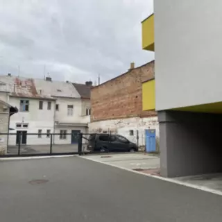 Pronájem parkovací místa a garážová stání 16 m²