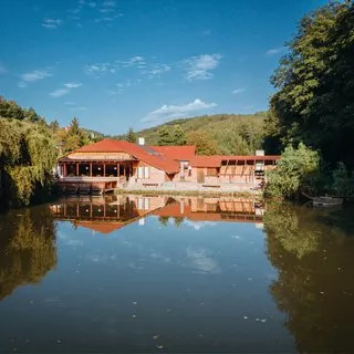 Prodej hotely, penziony 320 m²