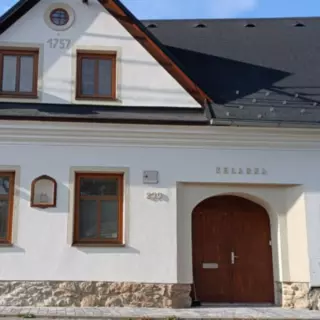Prodej rodinné domy 285 m²