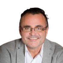  Tomáš  Hanauer